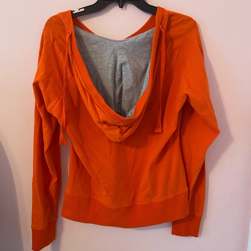 SOLD🌟U of I sweatshirt - Picture 3 of 3